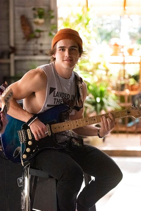 Charlie Gillespie (juliet And The Phantoms) .